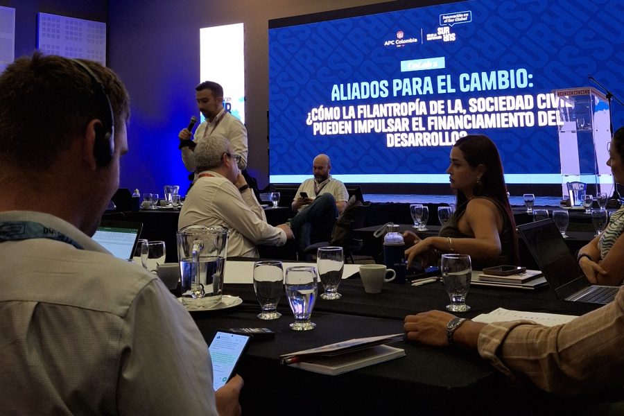 Mesa de trabajo, colaboración filantropía y sur-sur